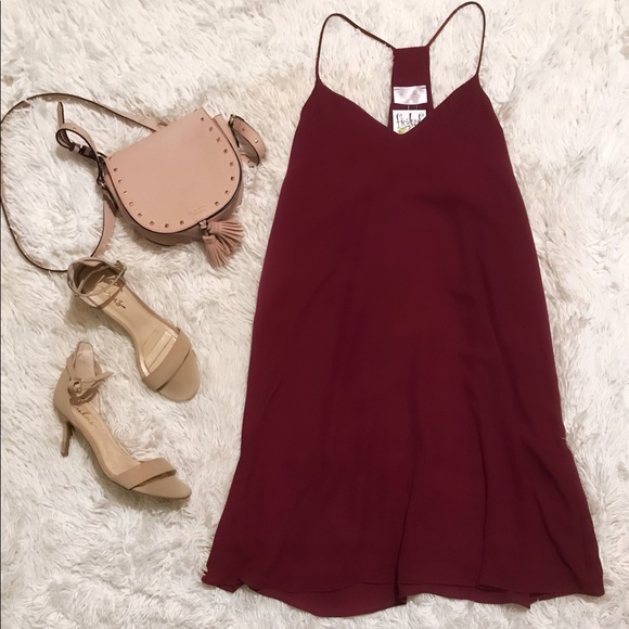 Dresses & Skirts - New date night wine red size small dress